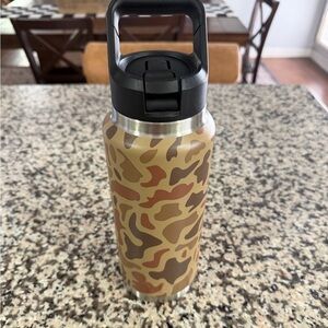 Yeti 36oz water bottle